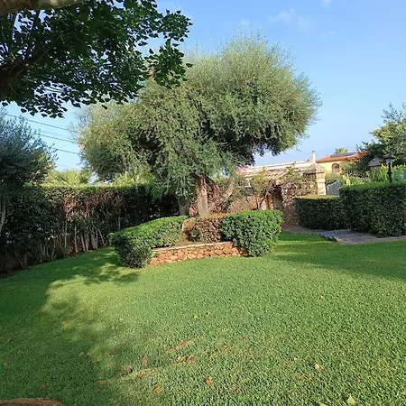 Casolare Giummari Bed & Breakfast *