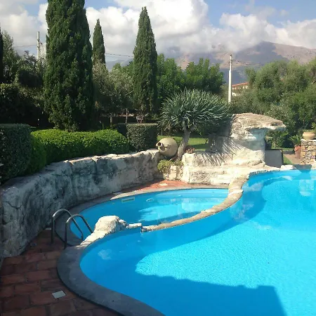 Bed & Breakfast Casolare Giummari Carini