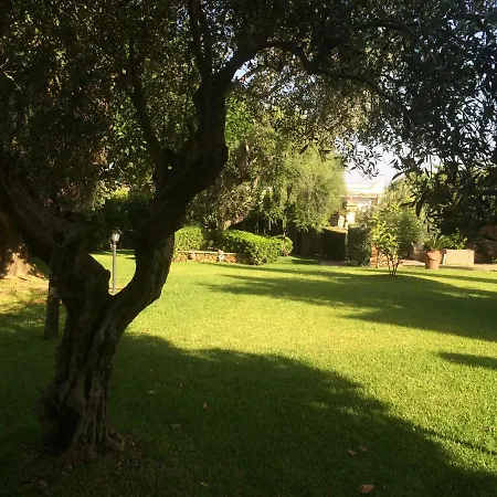 Casolare Giummari Bed and Breakfast *