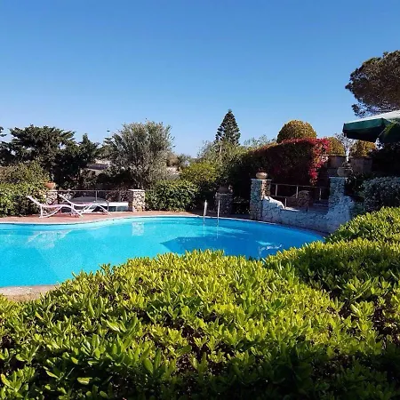 Casolare Giummari Bed and Breakfast *